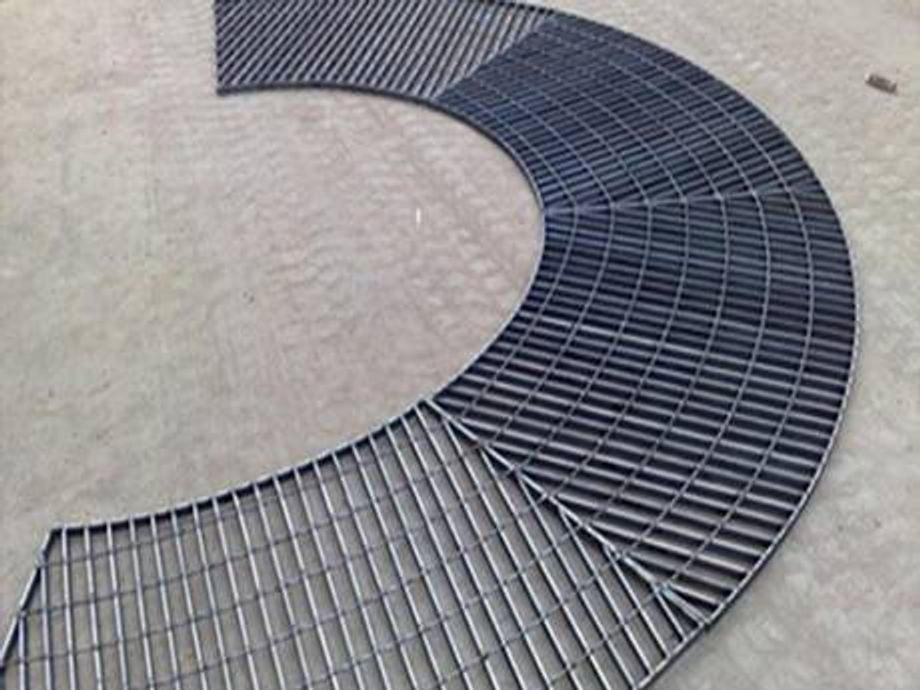 Half Circle of Trench Cover Grating