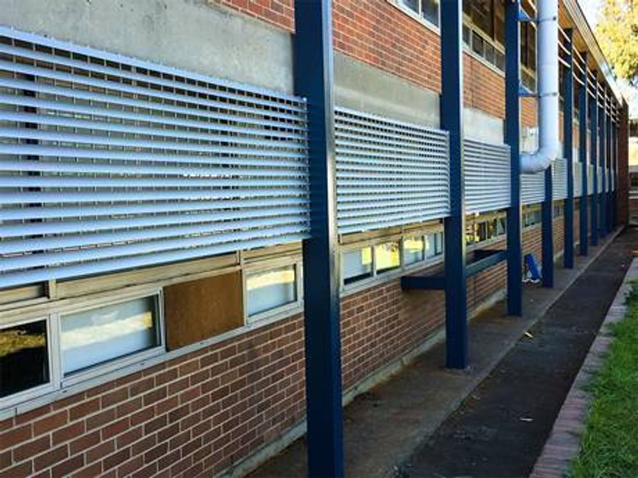 The Louver Grating In the Architecture