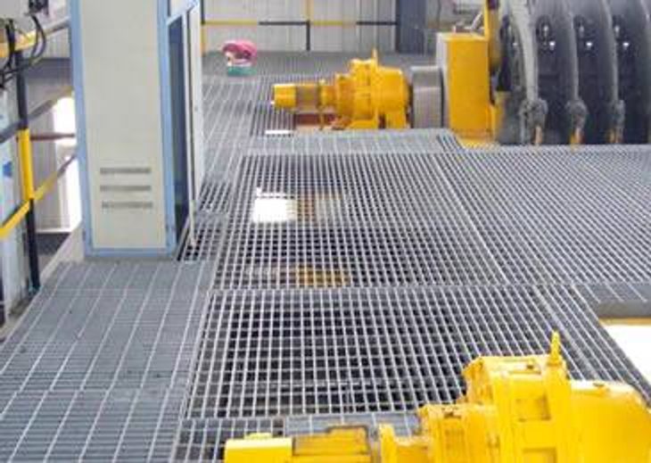 The Power Plant Platform Made By Irregular Metal Gratings and Equipment