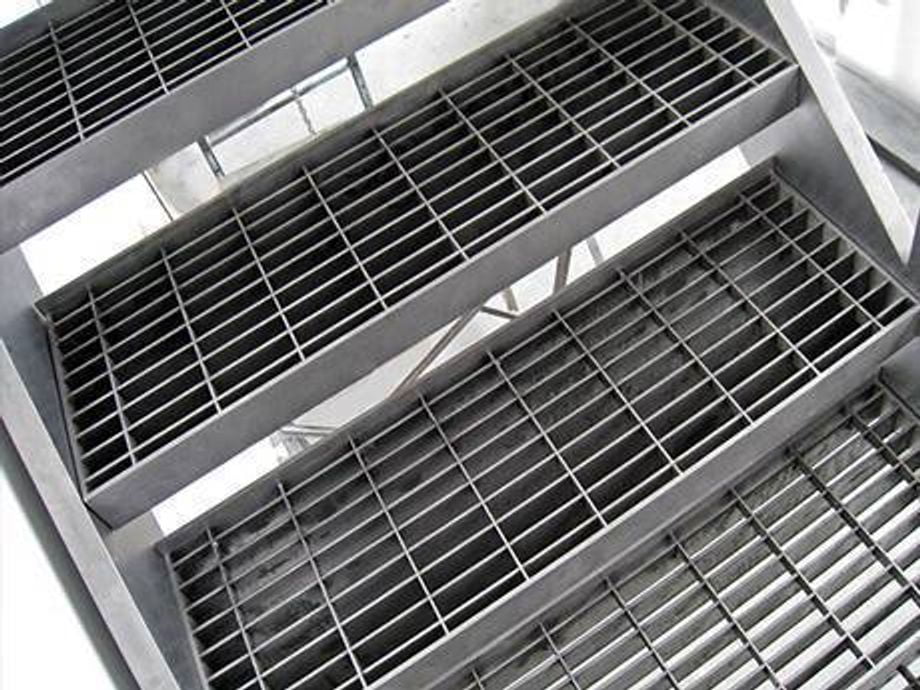 Plug Grating Stair Tread