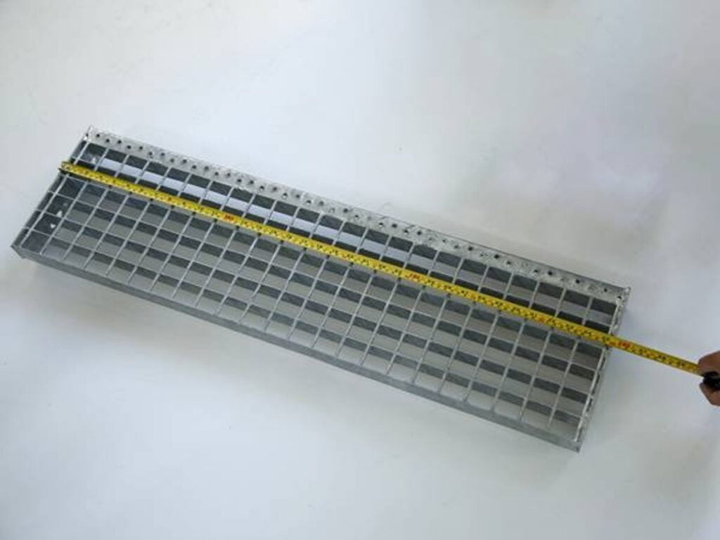 The Length Measuration Of Metal Grating Threads