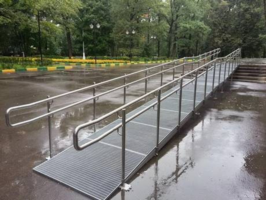 Galvanized Metal Grating Ramps and Barriers