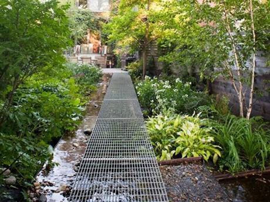 The Welded Metal Grating Walkway