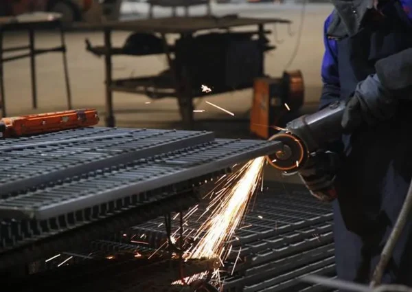 steel-grating-plate-covering